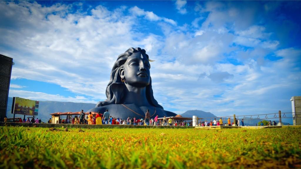 Car Rental In Coimbatore | Coimbatore Car Rental with Driver in Peelamedu - Image 1
