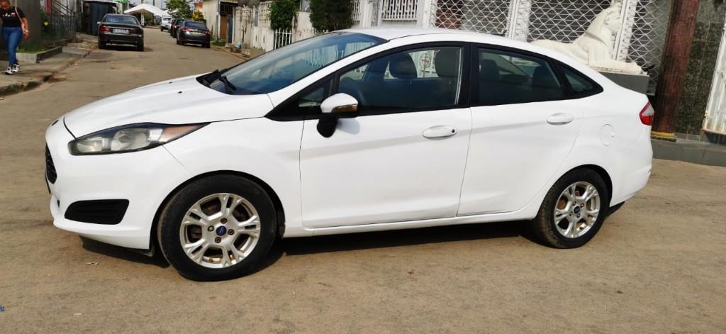 FORD FIESTA 2014 à Abidjan - Photo 6
