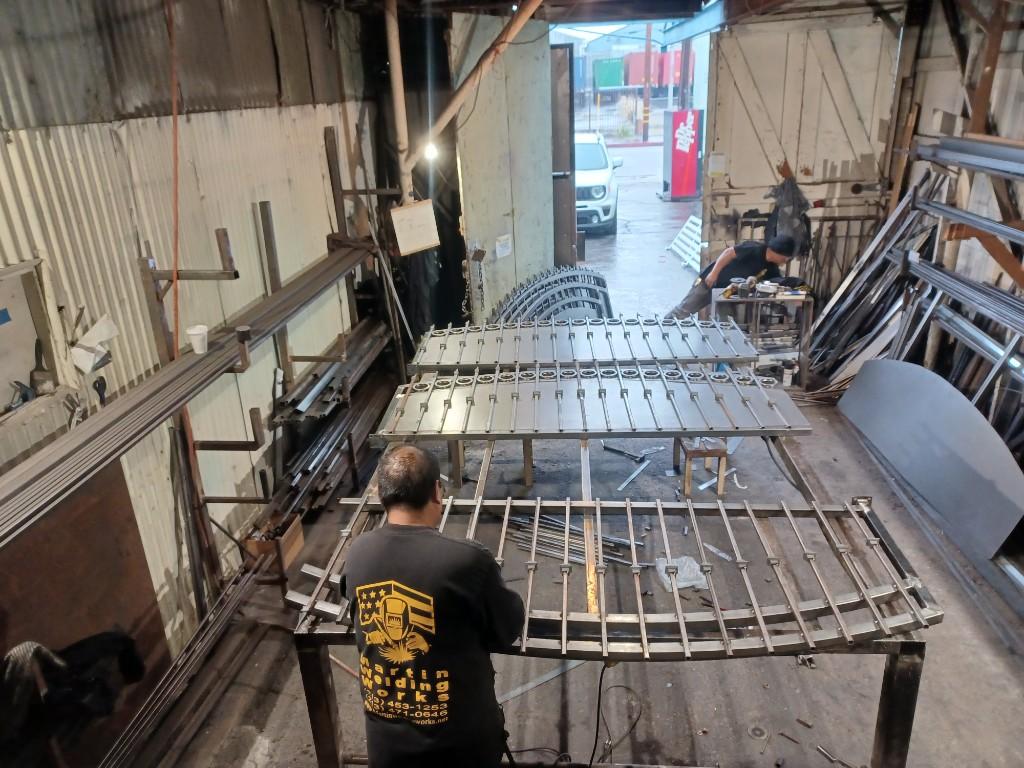 IRON WELDING WORKS en Gardena - Imagen 9