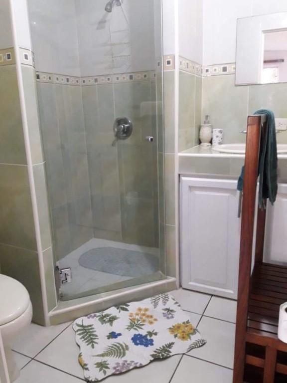Alquilo habitación para estudiante de U. Evangélica. en San José Villanueva - Imagen 3