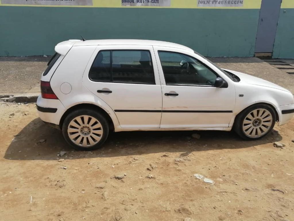VOLKSWAGEN GOLF à Abidjan - Photo 3