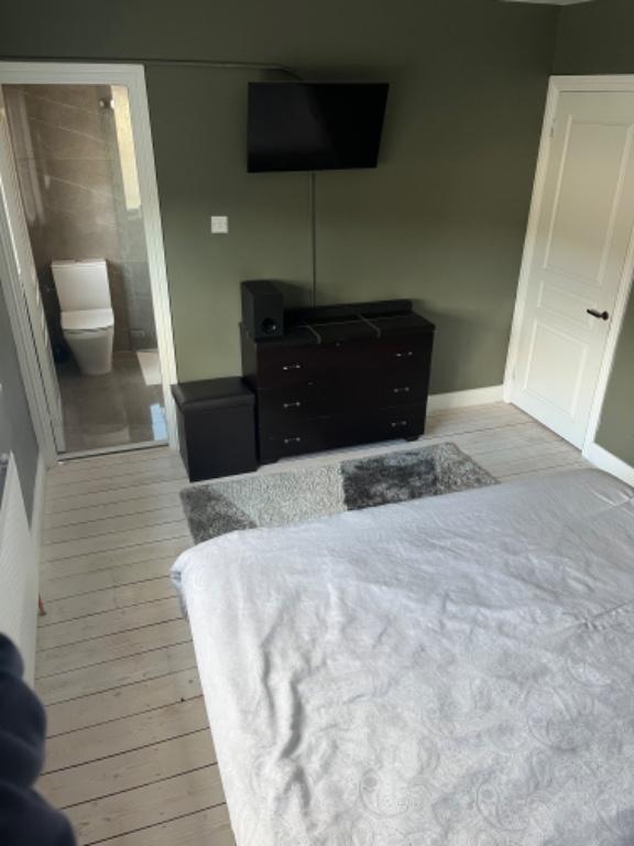 Complete home in Clondalkin - Image 10