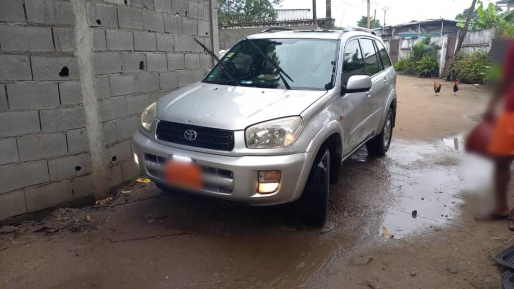 2004 Toyota RAV4 à vendre / code 3889 à Douala - Photo 7