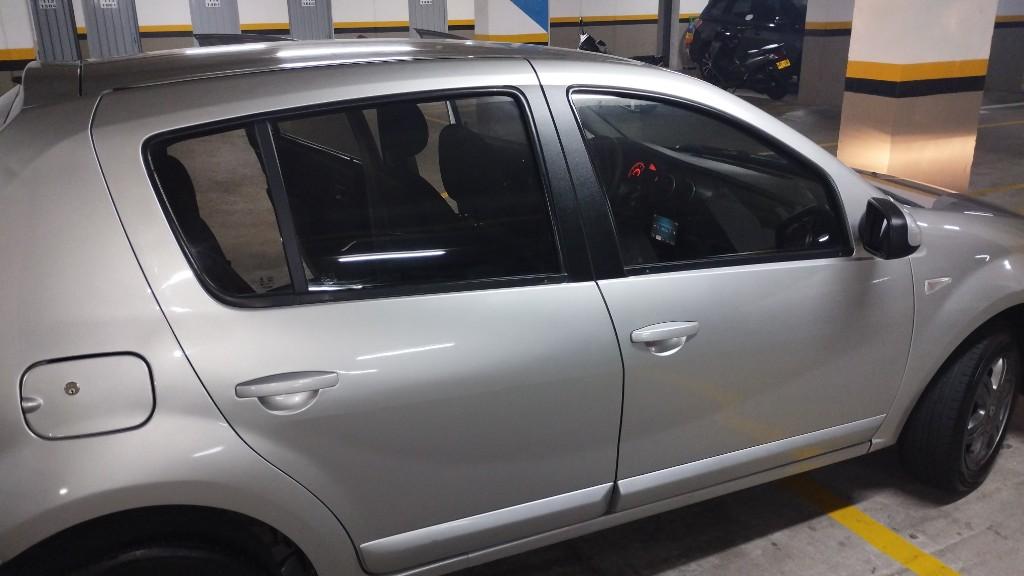 Sandero automático 2016 en Bucaramanga - Imagen 2