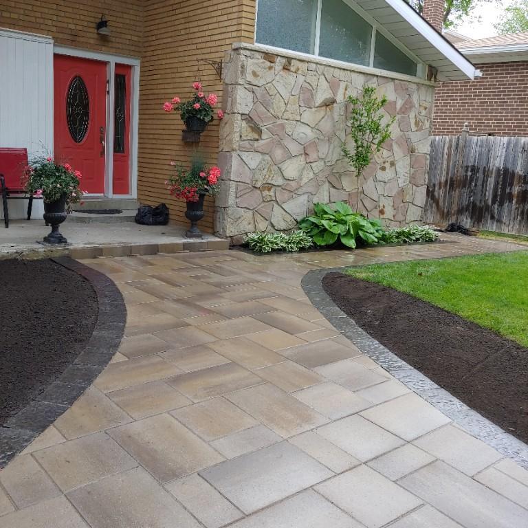 Landscaping interlock services in Brampton - Image 11