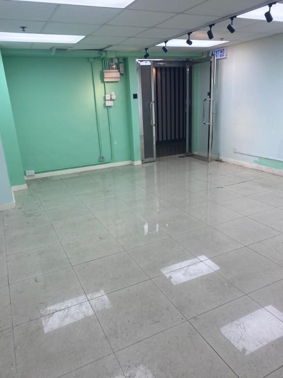 UPSTAIR SHOP FOR RENT in Sai Wan Ho - Image 1