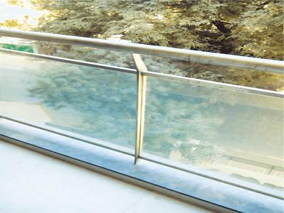 Steel Glass Railing in Mumbai in Doncaster - Image 1