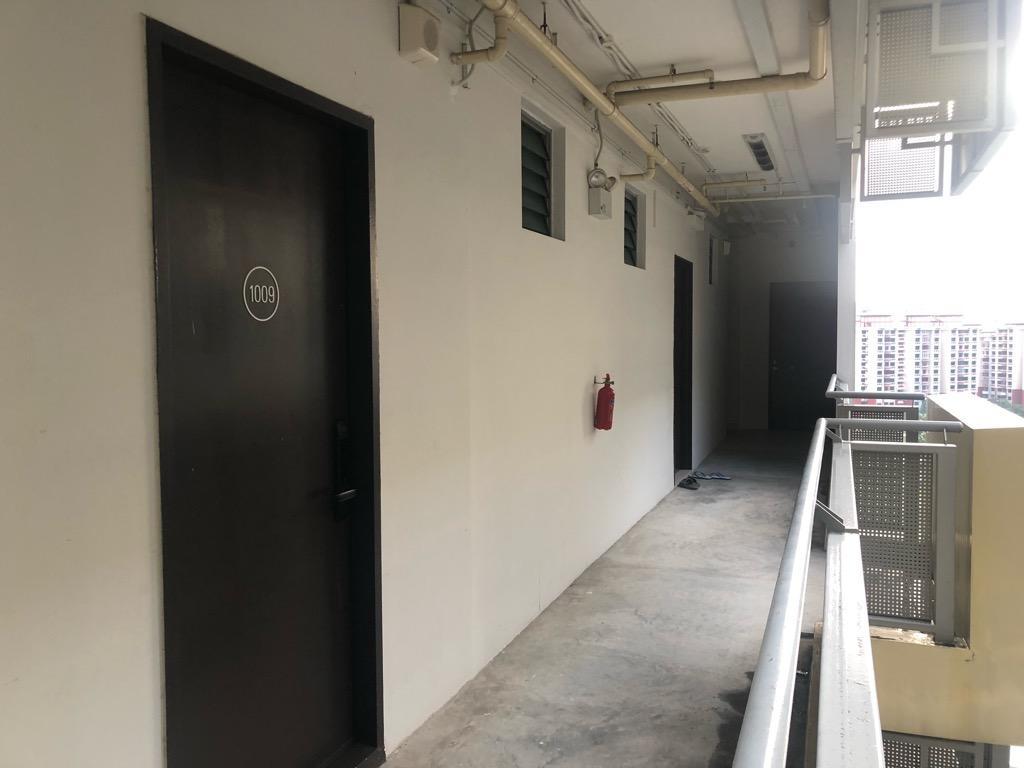 Boon Lay Dr Queen Bed Studio Room For Rent in Pioneer - Image 2