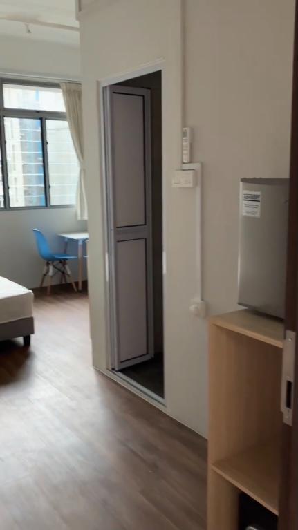 Boon Lay Dr Queen Bed Studio Room For Rent in Pioneer - Image 8