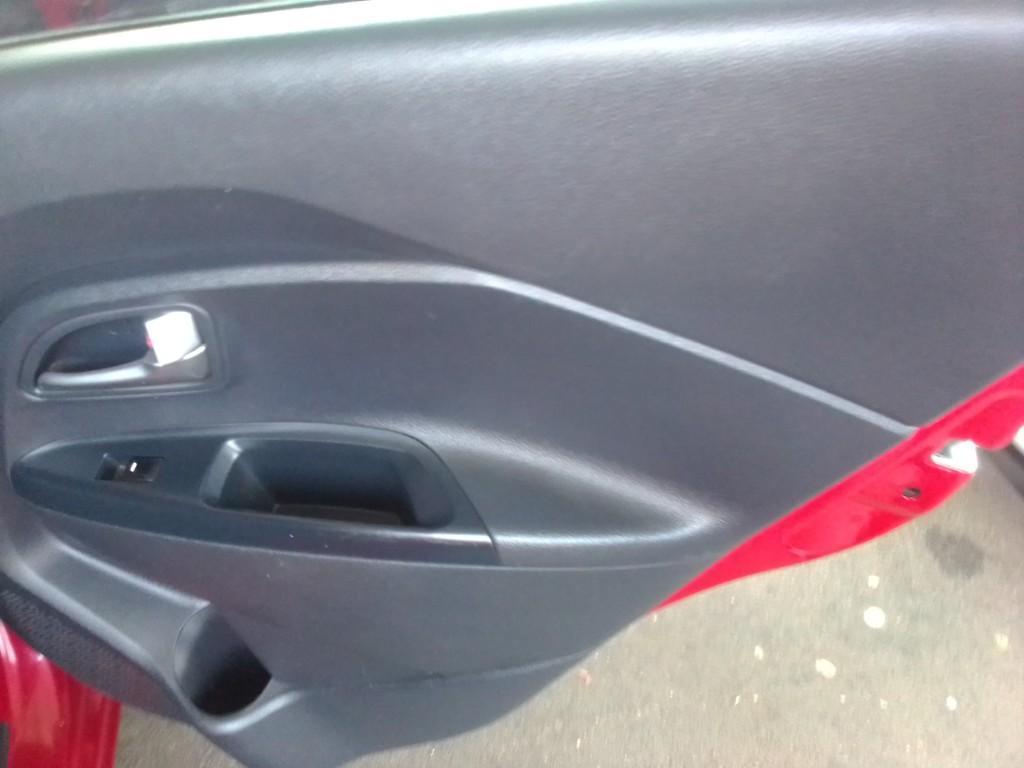 2015 Kia Rio Tec 1.4 Engine Capacity (Hatchback) with Manuel Tra in Bedfordview - Image 10