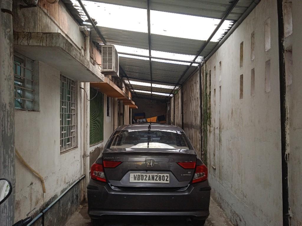 CAR PARKING ON RENT AT REGENT ESTATE in Kolkata - Image 1