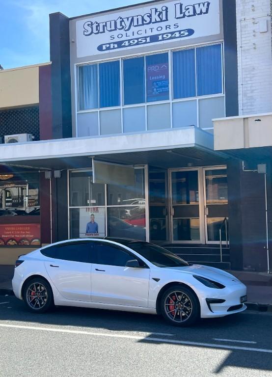 OFFICE SPACE AVAILABLE TO RENT OPPOSITE THE MACKAY COURTHOUSE! in Mackay - Image 1