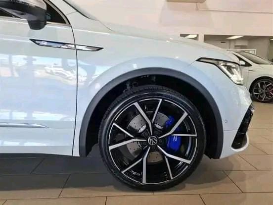 2021 Volkswagen Tiguan R in Warden - Image 3