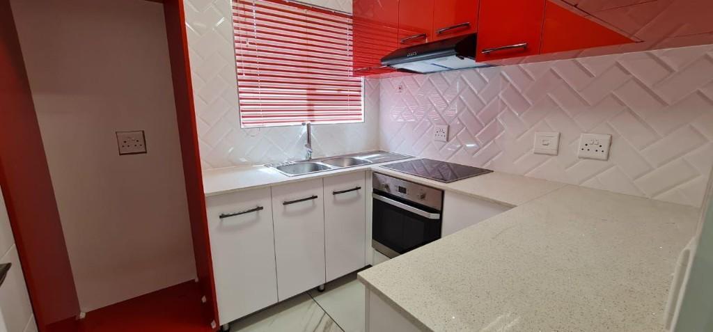 Lovely 3 Bedroom House To Rent In Monument Heights in Kimberley - Image 2
