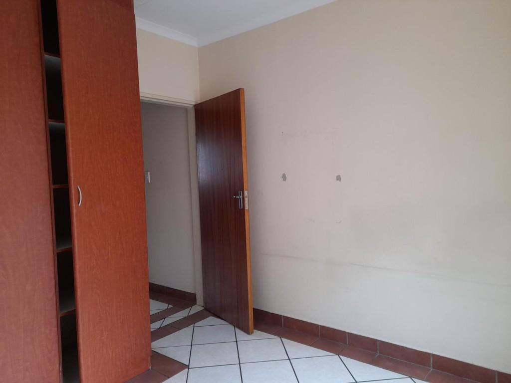 Available Three Bedroom Flat To Rent In Lower Bo Dorp in Rustenburg - Image 1