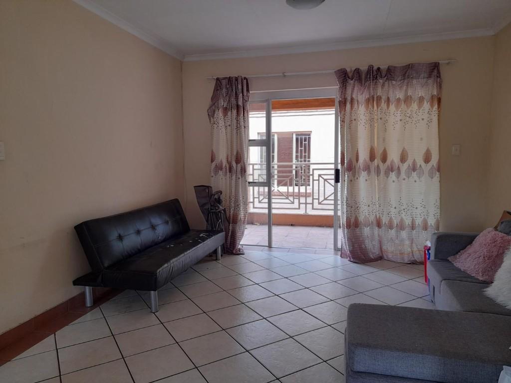 Available Three Bedroom Flat To Rent In Lower Bo Dorp in Rustenburg - Image 4