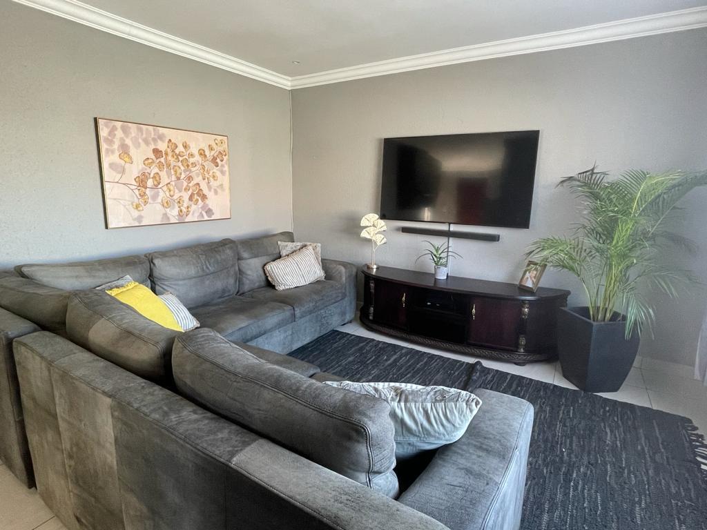 Newly Maintained 3 Bedroom House To Rent In Kamagugu in Nelspruit - Image 3