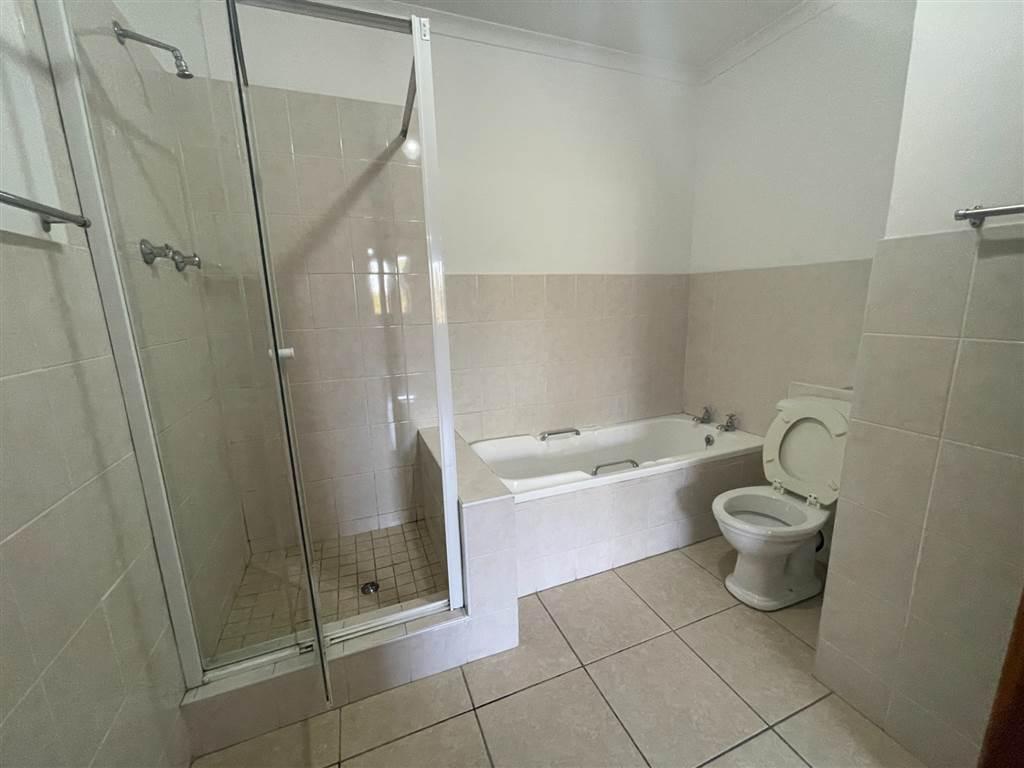 Three Bedroom House To Rent In Beacon Bay in East London - Image 7