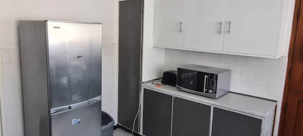 Well Maintained 3 Bedroom House To Rent In Westering in Port Elizabeth - Image 5