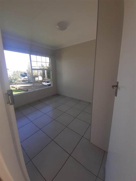 Available 2 Bedroom Apartment To Rent In Sunnyridge in Newcastle - Image 7