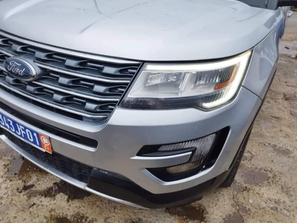Ford explorer 2017 à Abidjan - Photo 4