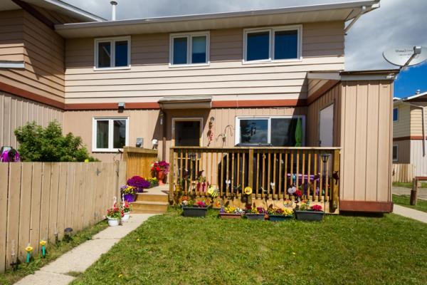 Cache Mountain Court in Oshawa - Image 1