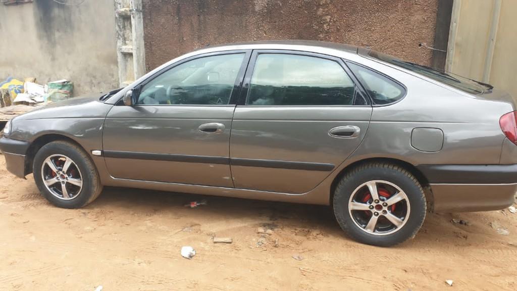 TOYOTA AVENSIS FS PROPRE à Abidjan - Photo 1