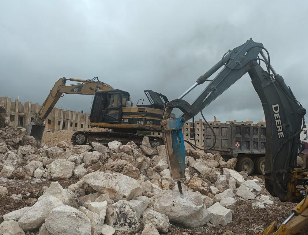 TERRACERIAS PAVIMENTOS RENTA DE MAQUINARIA PESADA Y TOPOGRAFIA en Cancún - Imagen 4