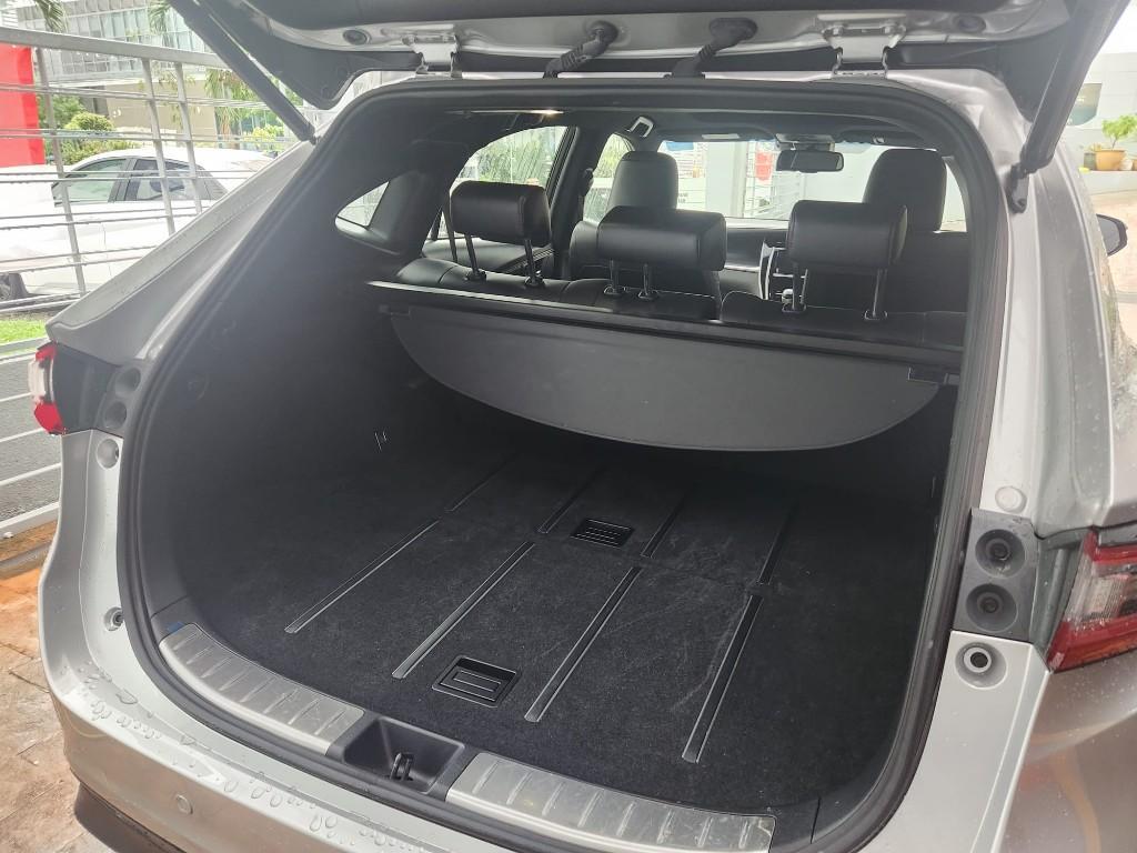 Toyota Harrier CAR RENTAL in Queenstown - Image 3
