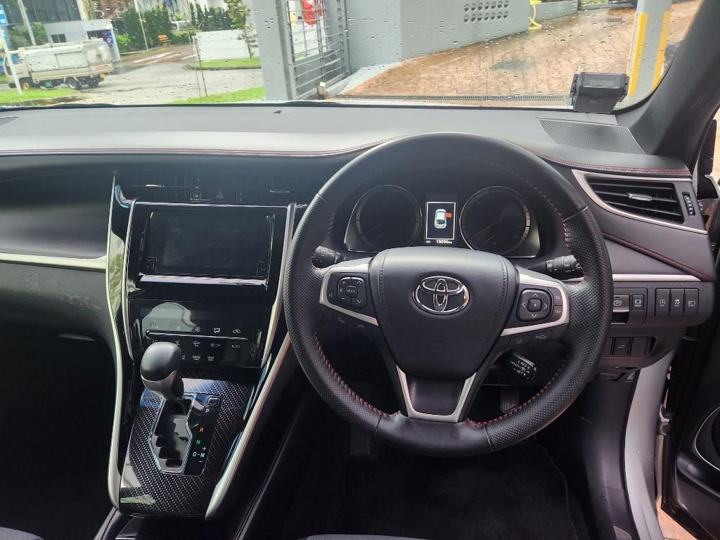 Toyota Harrier CAR RENTAL in Queenstown - Image 6