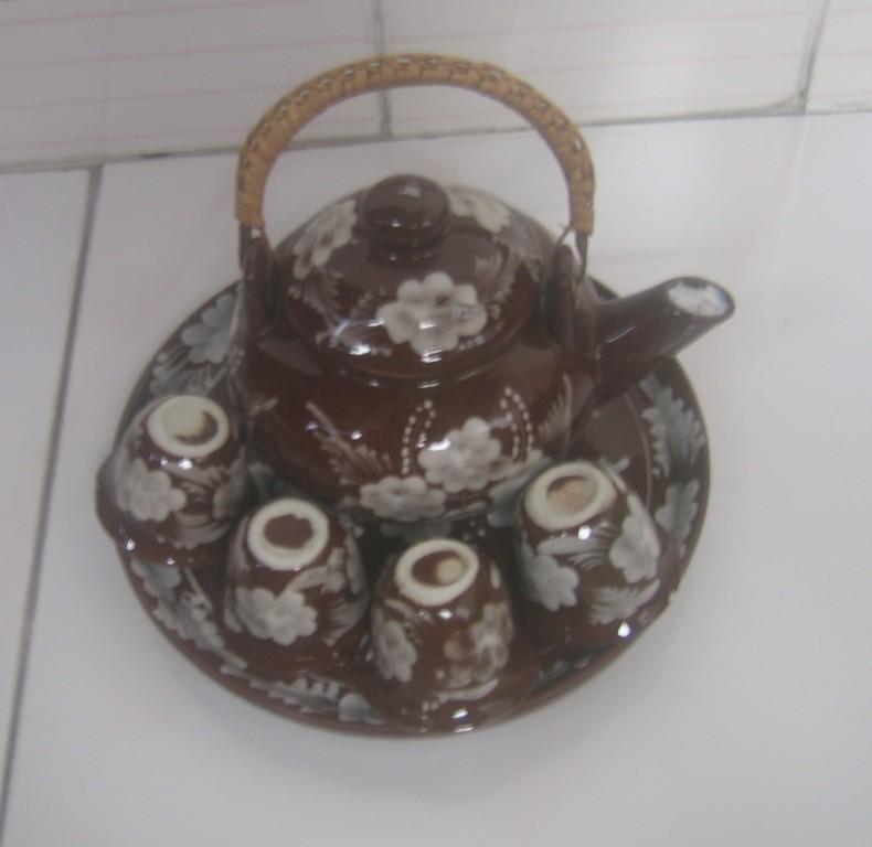 Assorted Tea Pots Set , Chinese Tea Cups and Drainer in Toa Payoh - Image 2
