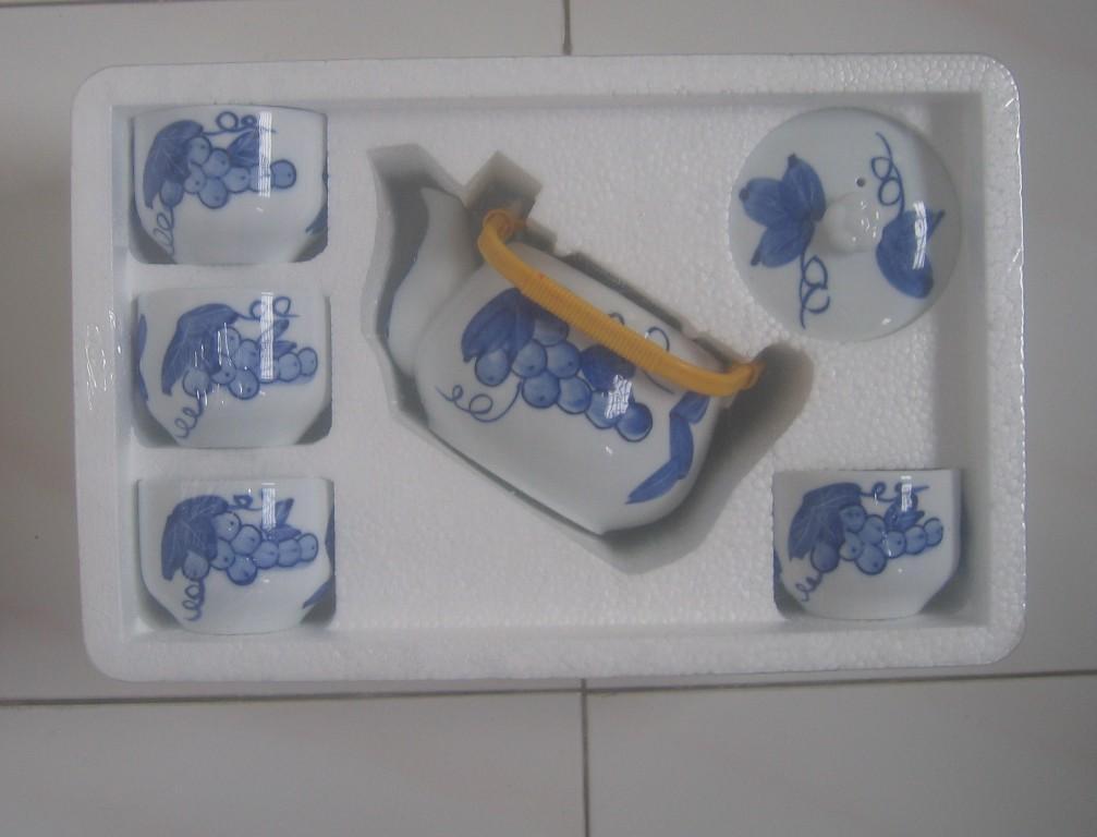 Assorted Tea Pots Set , Chinese Tea Cups and Drainer in Toa Payoh - Image 6