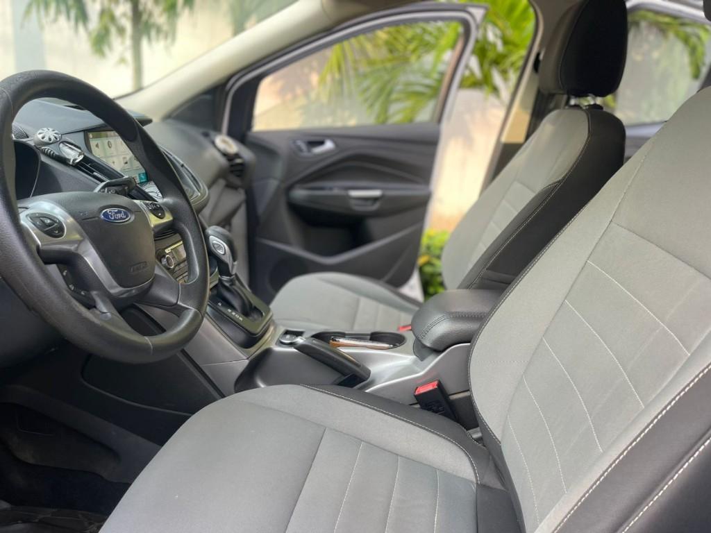 FORD ESCAPE SE Année 2016 / 2017 à Abidjan - Photo 7