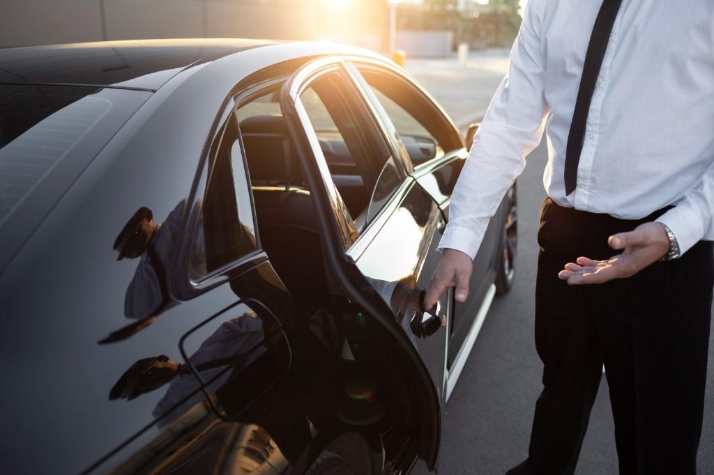 Premium Chauffeur Service in Hammersmith - Image 2