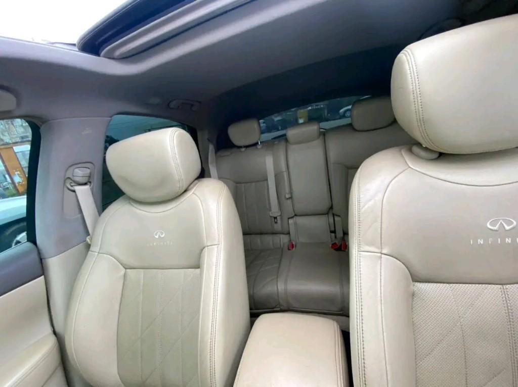 4246 Infiniti FX35 à Douala - Photo 6