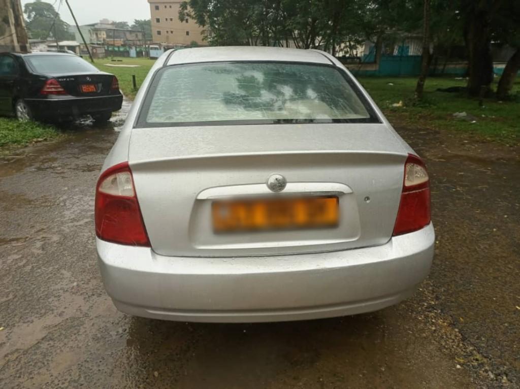 4420 Kia Rio 2002 à Douala - Photo 4