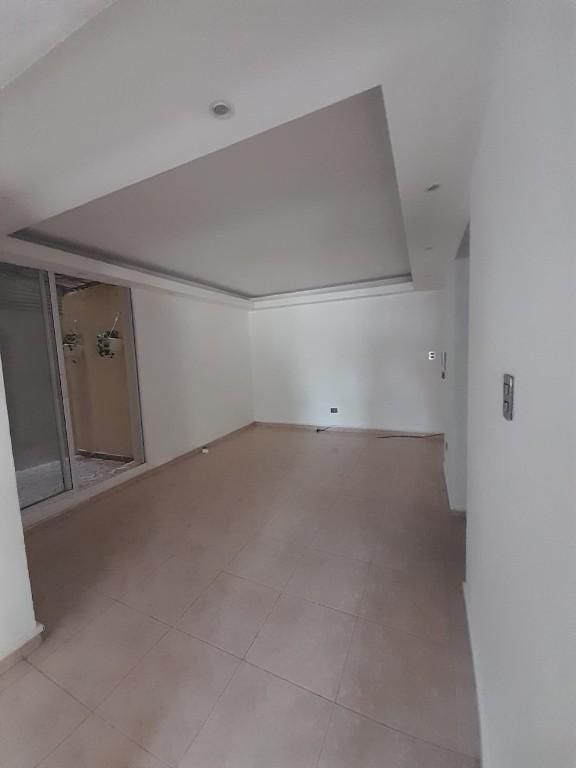 SIN INTERMEDIARIO RENTO APARTAMENTO 1ER NIVEL SIN AMUEBLAR 900 u en Dover - Imagen 4