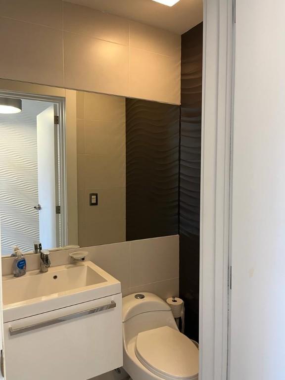 SIN INTERMEDIARIOS RENTO APARTAMENTO CON BANLCON Y 2PARQUEOS. en Dover - Imagen 4