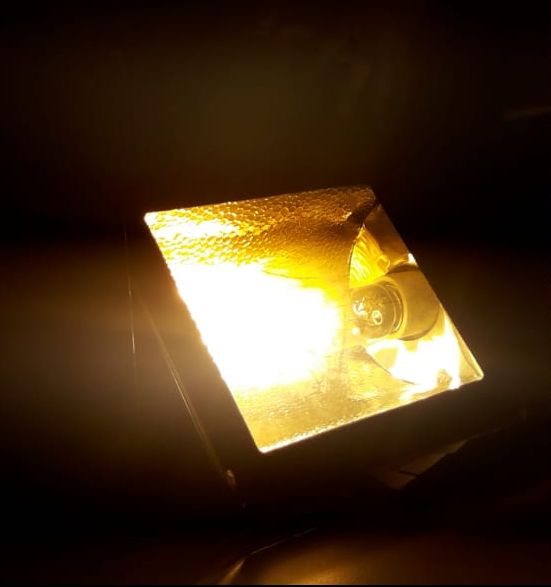 Proyector halurometal IP65 Halux en Conchalí - Imagen 1