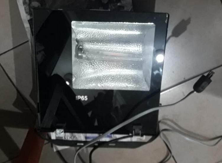 Proyector halurometal IP65 Halux en Conchalí - Imagen 2