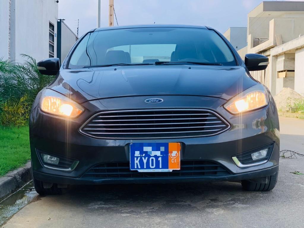 FORD FOCUS 2017 à Abidjan - Photo 2