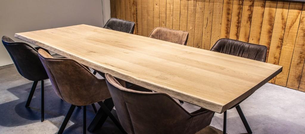 Selling a table en Madrid - Imagen 1