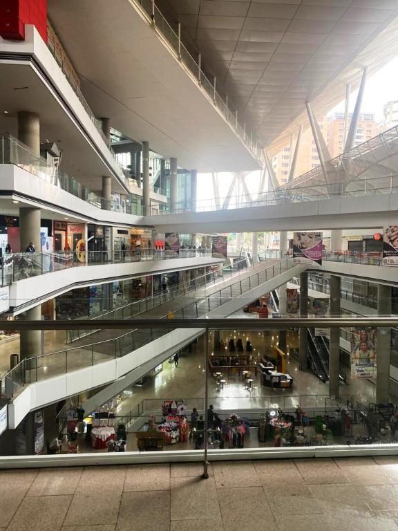 LOCAL COMERCIAL - LOS DOS CAMINOS - 52 Mts2 en Caraballeda - Imagen 2