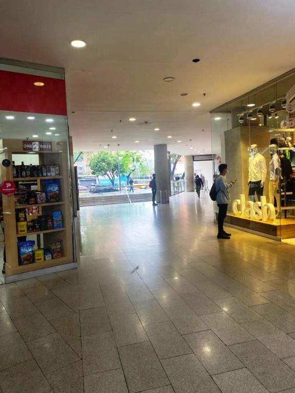 LOCAL COMERCIAL - LOS DOS CAMINOS - 52 Mts2 en Caraballeda - Imagen 3