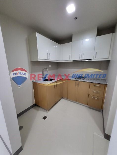MONS152 - Uptown Parksuites For Rent in Putatan - Image 2
