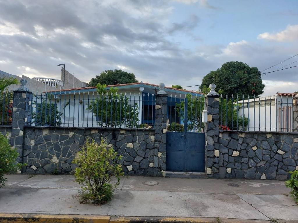 VENTA CASA URB. SANTA ROSALIA, CAGUA en Villa de Cura - Imagen 1