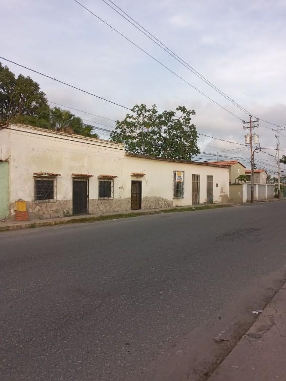 TERRENO LOS RASTROJOS VÍA PRINCIPAL AV BOLÍVAR ENTRE CALLES 3 Y en Cabudare - Imagen 1