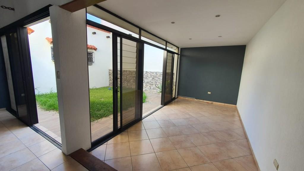 SE ALQUILA CASA RESIDENCIAL LAS ARBOLEDAS, COMO NUEVA, PRIVADO en Tepecoyo - Imagen 3