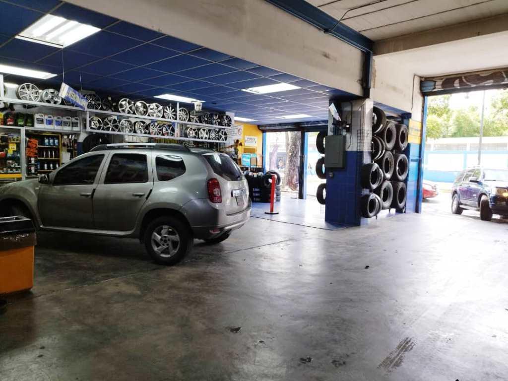LOCAL COMERCIAL - ROMULOS GALLEGOS - 1200 Mts2 en Caraballeda - Imagen 8