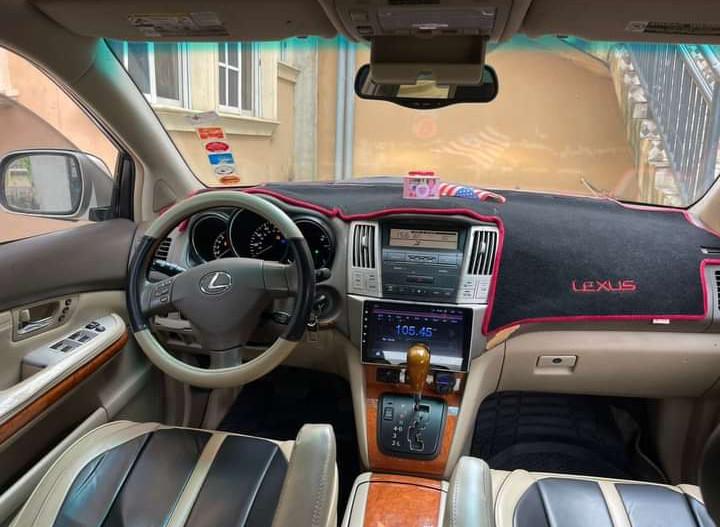Massive 2004 Lexus Rx 330 For Sale Call Me 07071885554 in Nigeria - Image 3
